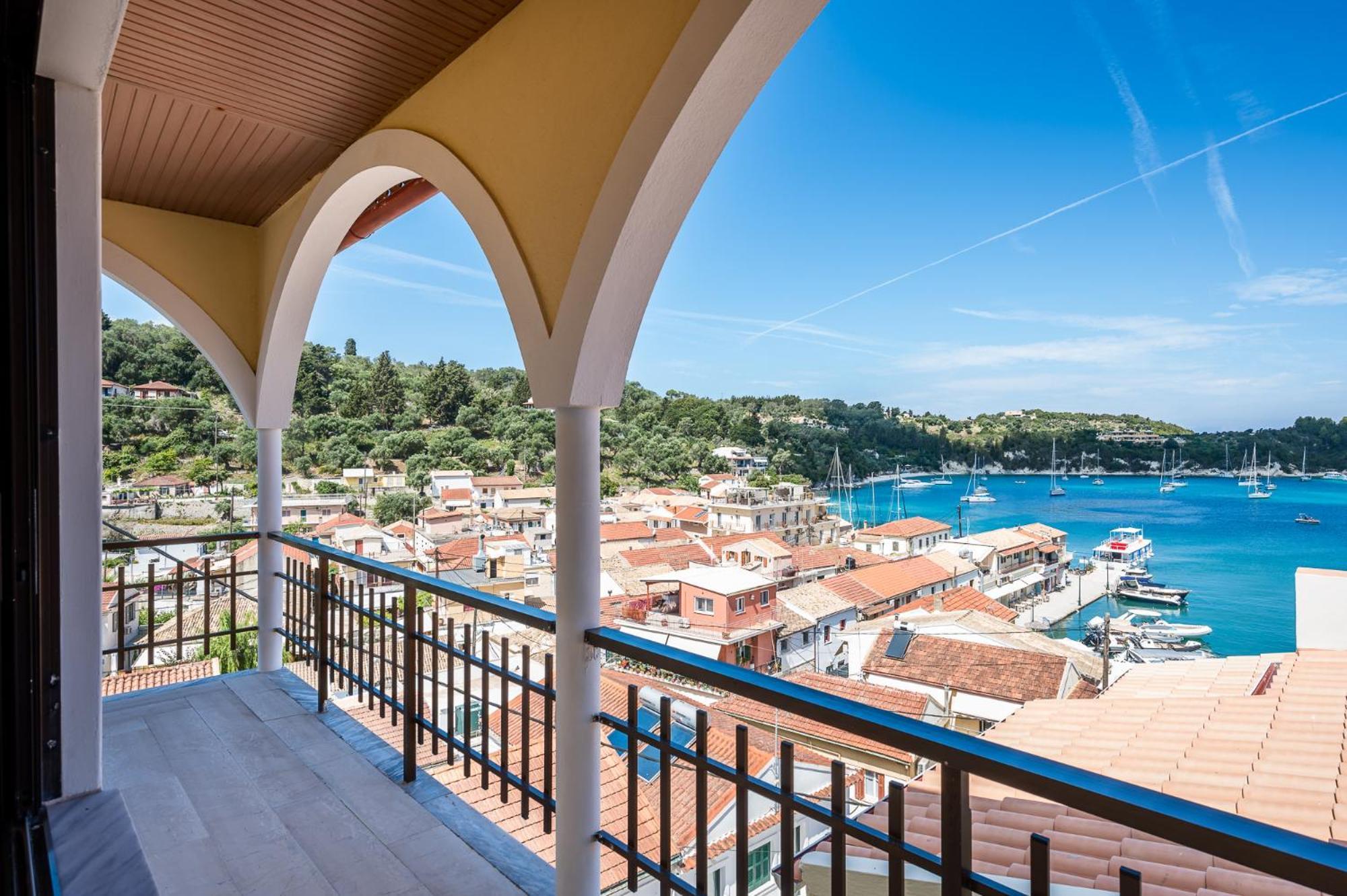 Agaloula Centrally Located Apartments, Lakka Εξωτερικό φωτογραφία