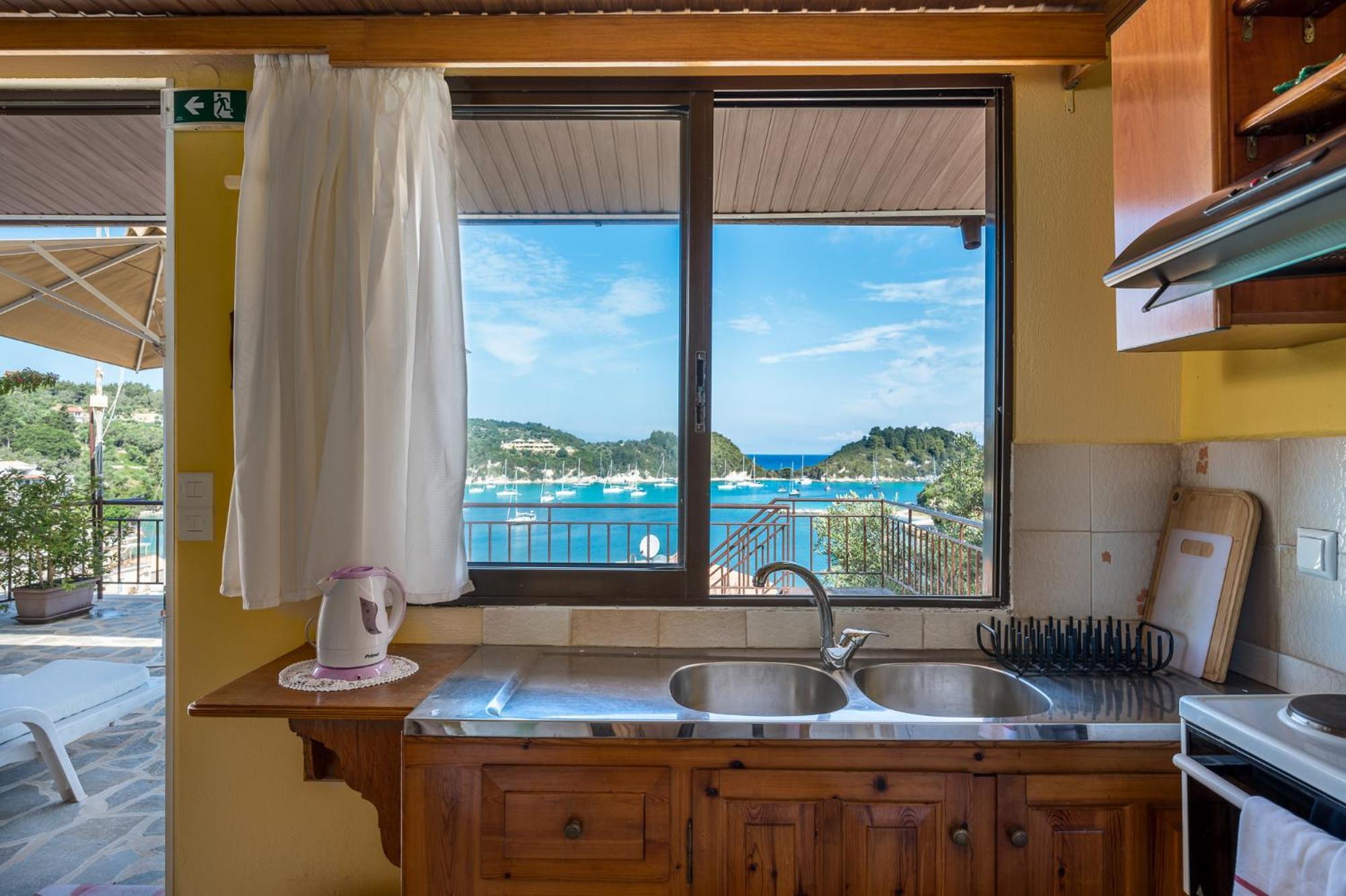 Agaloula Centrally Located Apartments, Lakka Εξωτερικό φωτογραφία