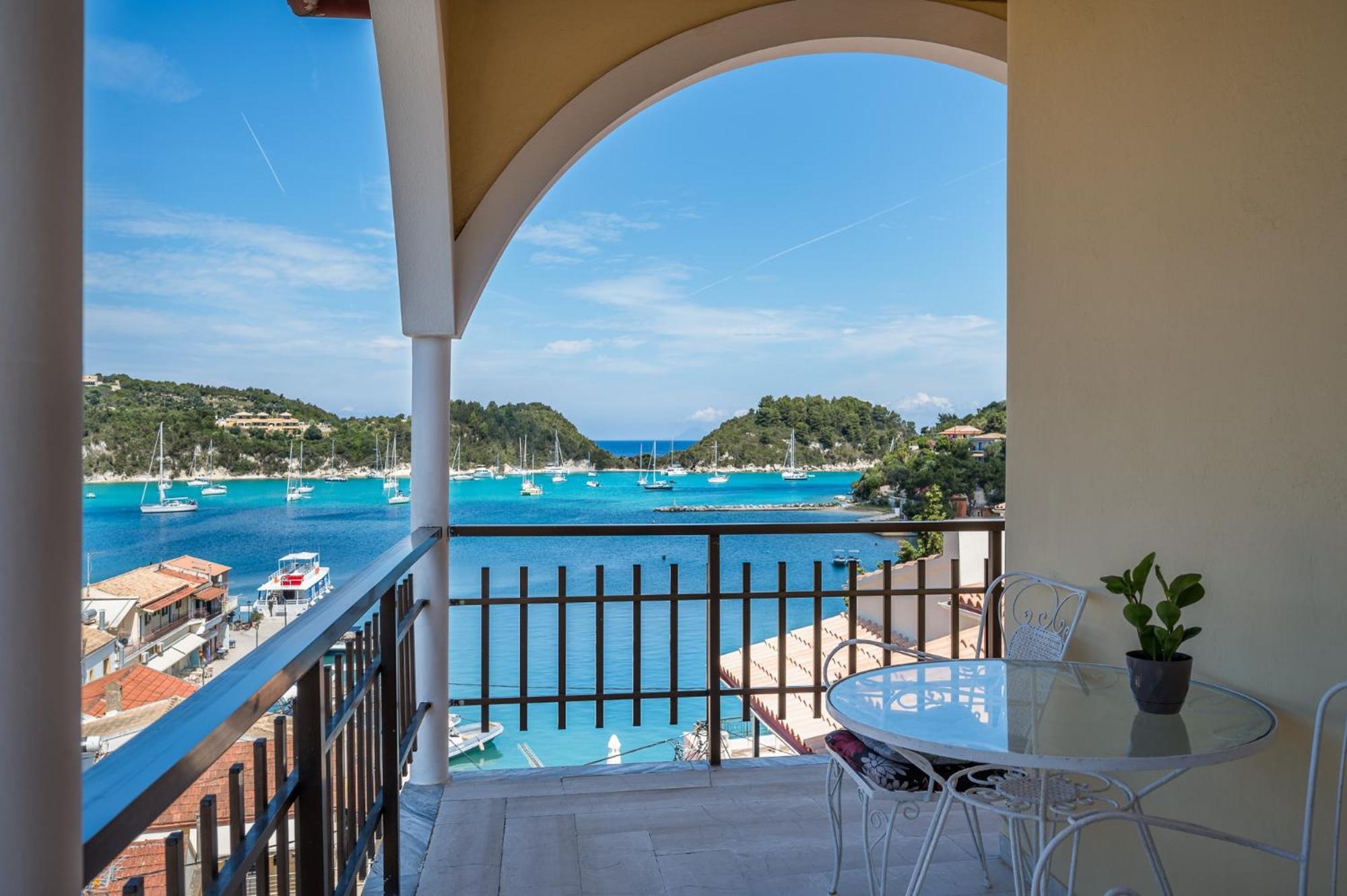 Agaloula Centrally Located Apartments, Lakka Εξωτερικό φωτογραφία
