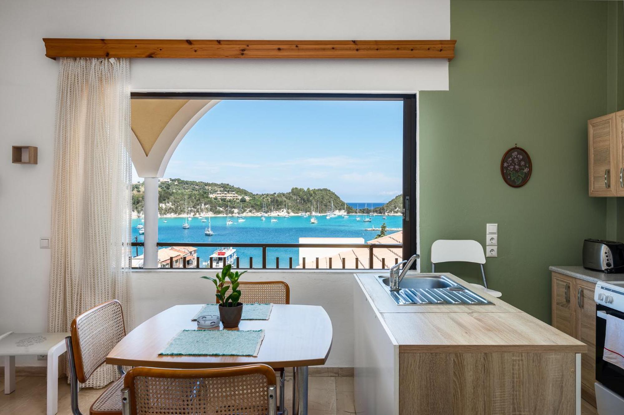 Agaloula Centrally Located Apartments, Lakka Εξωτερικό φωτογραφία