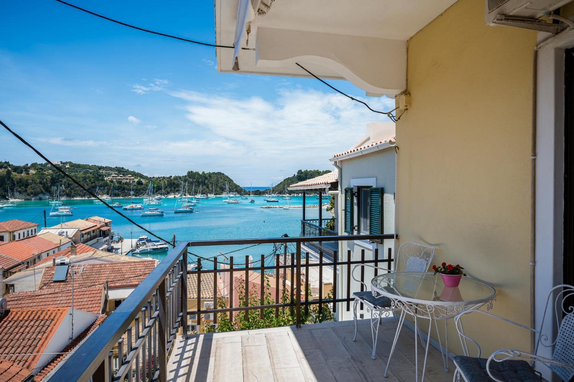 Agaloula Centrally Located Apartments, Lakka Εξωτερικό φωτογραφία